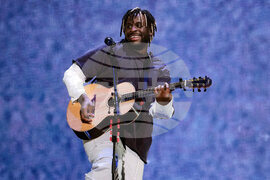 2025 Z100's iHeartRadio Jingle Ball - New York - Show