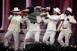 2025 Z100's iHeartRadio Jingle Ball - New York - Show