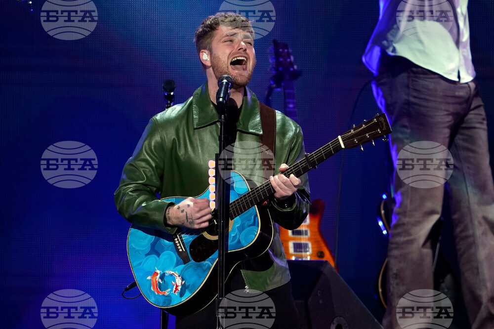 2025 Z100's iHeartRadio Jingle Ball - New York - Show