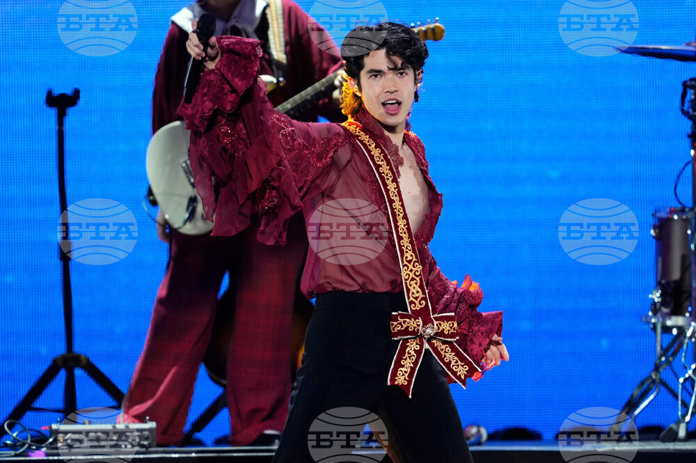 2025 Z100's iHeartRadio Jingle Ball - New York - Show