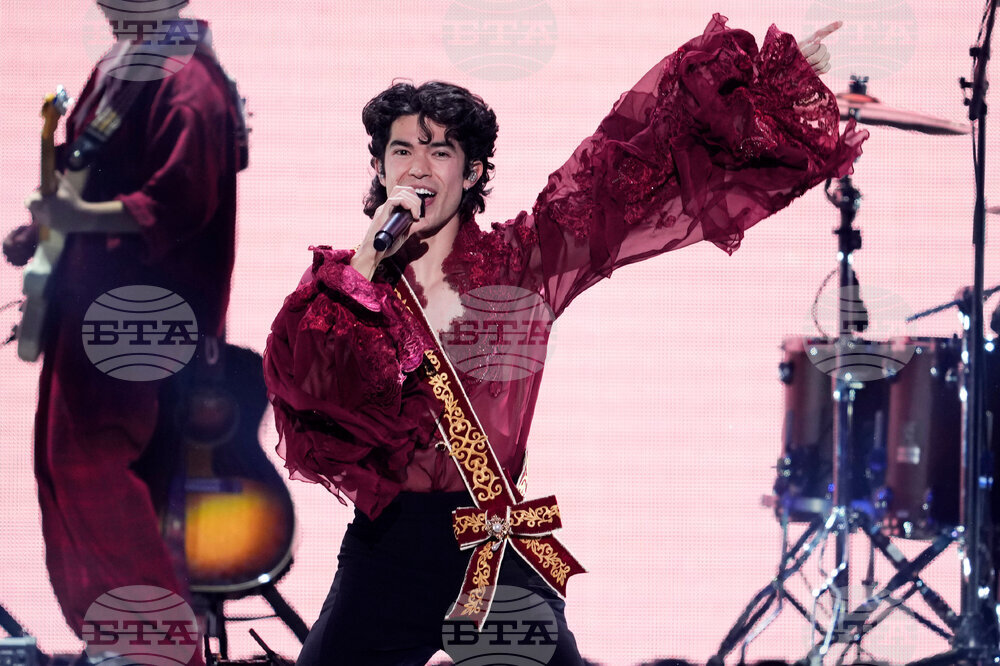 2025 Z100's iHeartRadio Jingle Ball - New York - Show