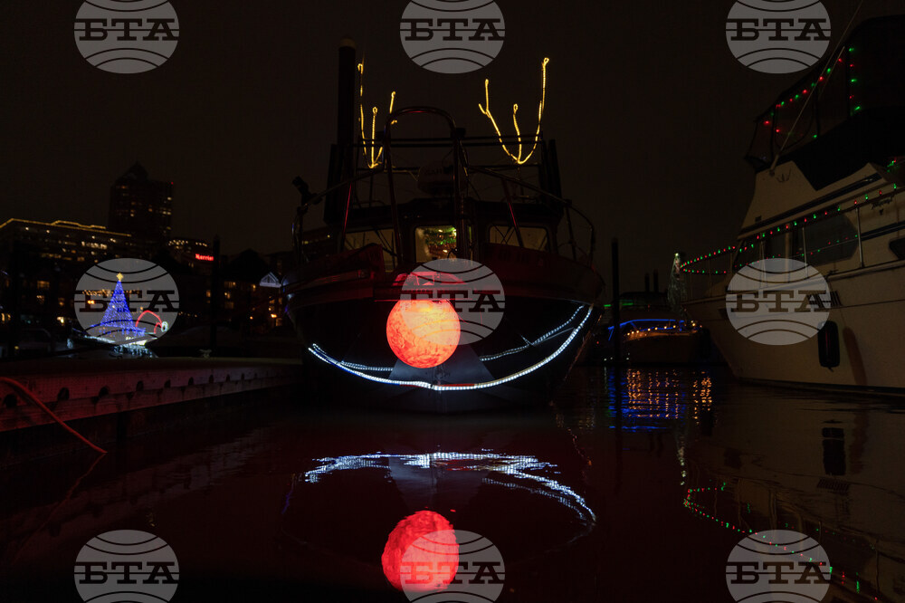 APTOPIX Oregon Daily Life Holiday Lights