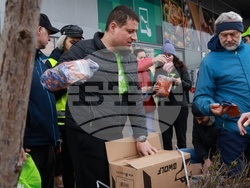 Почистване на кв. Люлин - „За София Заедно“ - доброволци