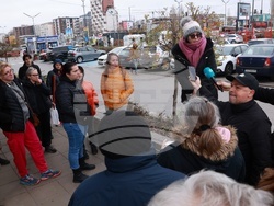 Почистване на кв. Люлин - „За София Заедно“ - доброволци