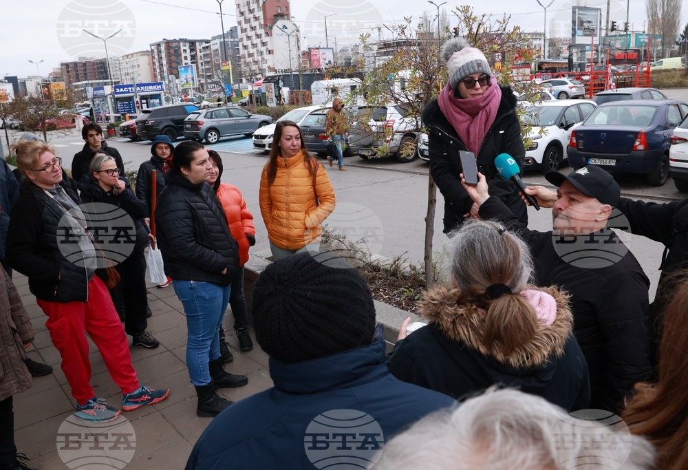 Почистване на кв. Люлин - „За София Заедно“ - доброволци
