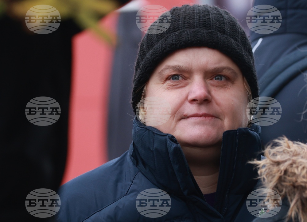 Почистване на кв. Люлин - „За София Заедно“ - доброволци