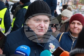 Почистване на кв. Люлин - „За София Заедно“ - доброволци