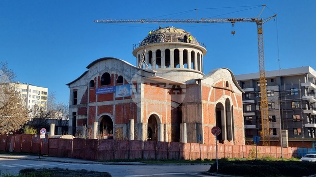 Традиционният коледен базар на Областната администрация в Хасково ще събира средства за довършването на храма "Св. Иван Рилски"