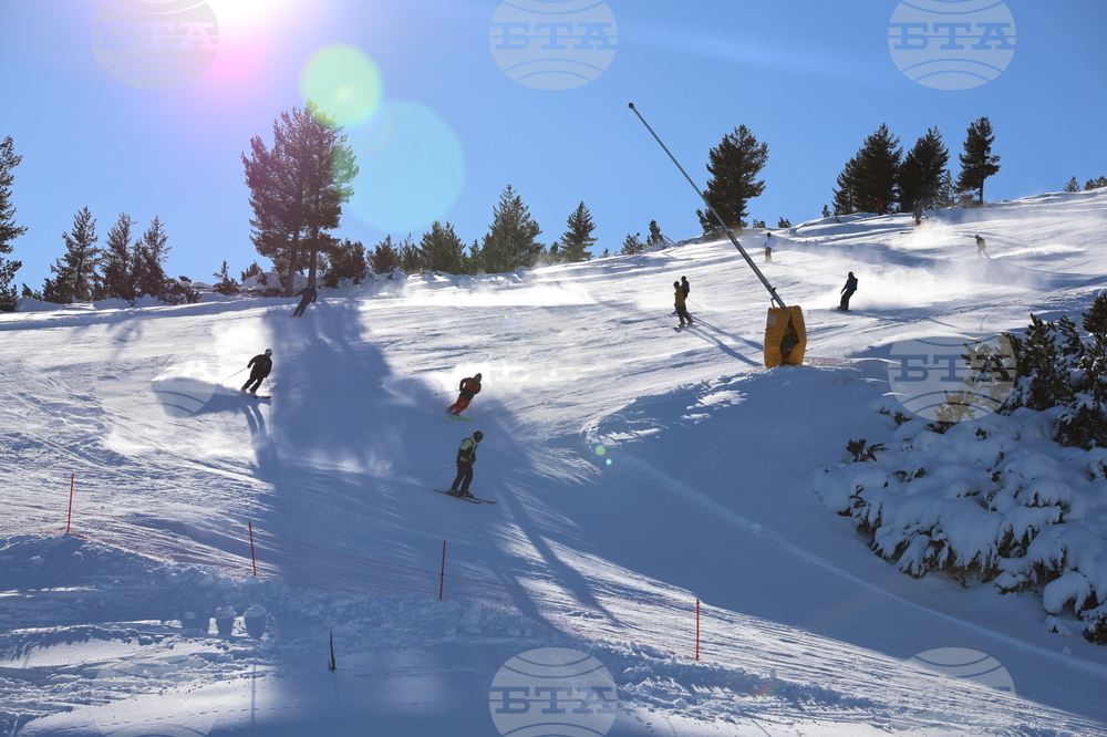 Млад човек, пострадал на ски писта в Банско, е транспортиран до болница с медицински хеликоптер