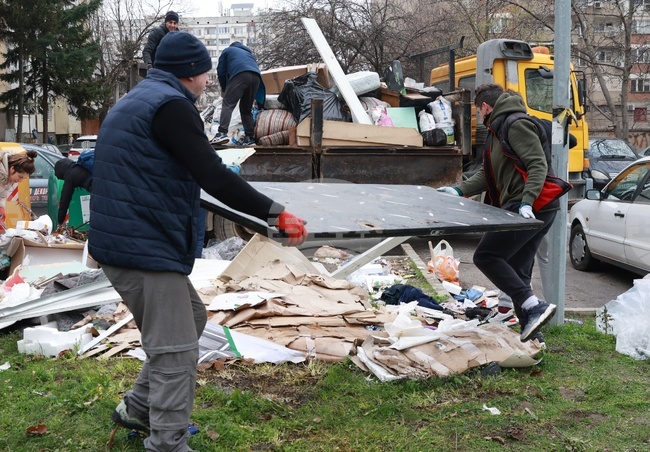 Намаляване с 25% на таксата за битови отпадъци за жителите на столичния "Люлин" за 2026 г. предлага кметът на района Георги Тодоров