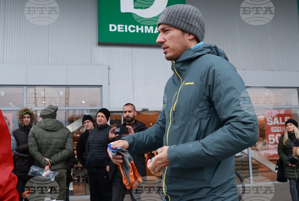 Почистване на кв. Люлин - „За София Заедно“ - доброволци