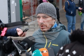 Почистване на кв. Люлин - „За София Заедно“ - доброволци