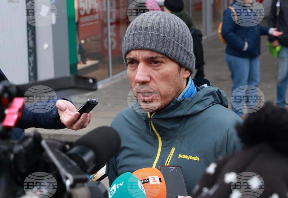 Почистване на кв. Люлин - „За София Заедно“ - доброволци