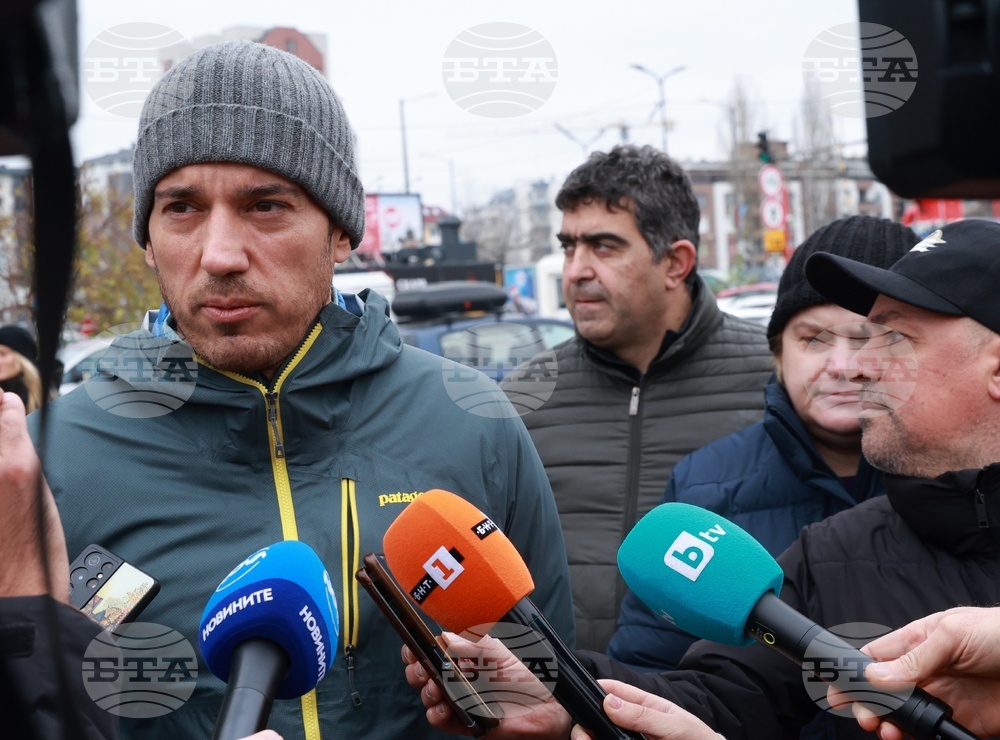 Почистване на кв. Люлин - „За София Заедно“ - доброволци