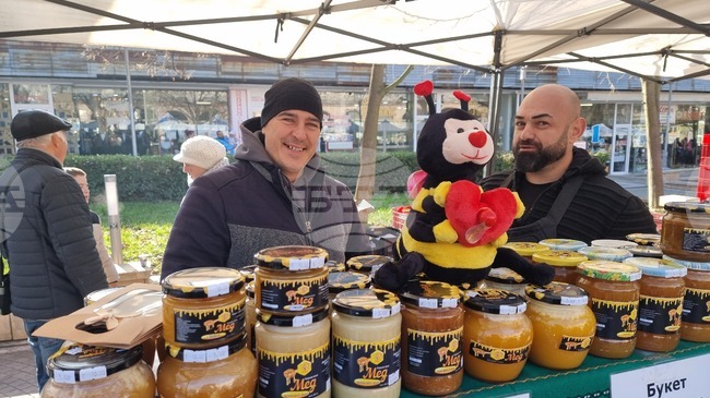 Производители от Югоизточна България събра в Ямбол регионално фермерско-занаятчийско изложение