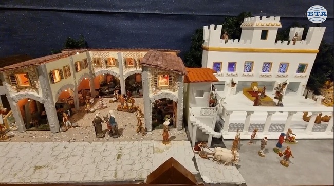 Тринайсетметров макет в Католическата църква в Русе представя 12 сцени от живота на Иисус Христос