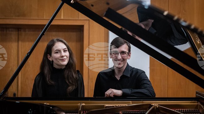 Клавирното дуо Стефания Русева и Симон Павлов ще представят пред старозагорска публика концерта „Приказки за четири ръце“