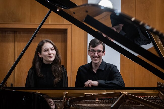 Клавирното дуо Стефания Русева и Симон Павлов ще представят пред старозагорска публика концерта „Приказки за четири ръце“