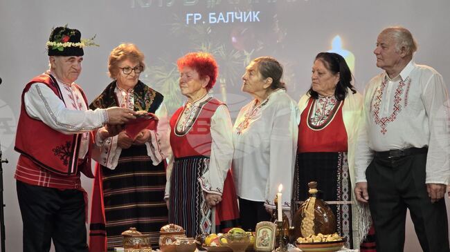 С ритуала "Бъдни вечер" бе открита културната програма “Традиции България” на “Двореца” в Балчик
