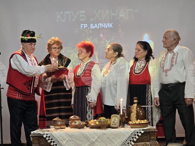 С ритуала "Бъдни вечер" бе открита културната програма “Традиции България” на “Двореца” в Балчик