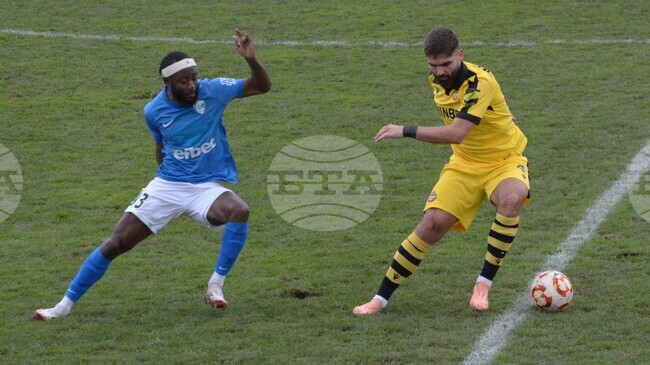 Ботев (Пловдив) продължава към четвъртфиналите в турнира за Купата на България след успех над Спартак (Варна)