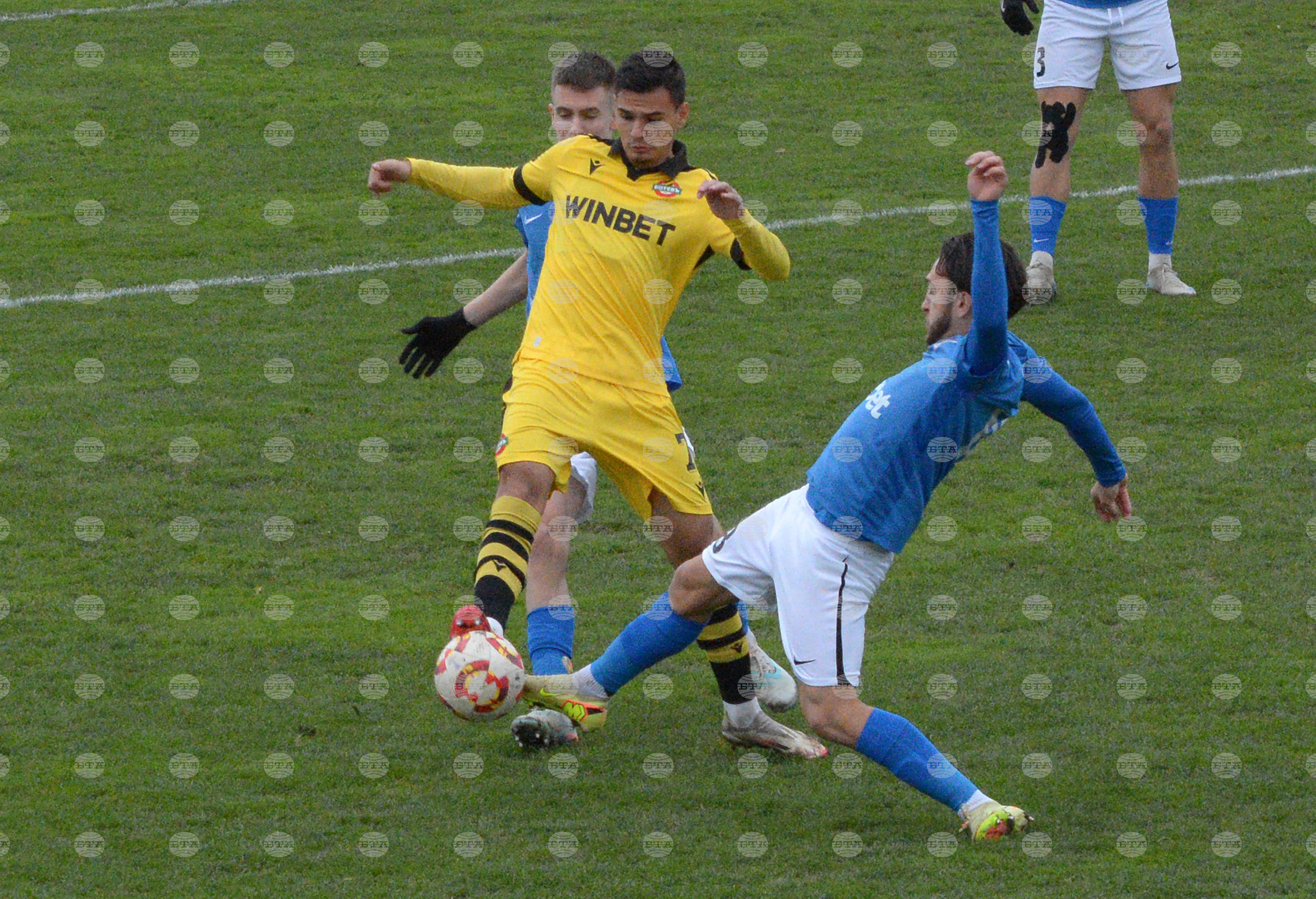 Botev Plovdiv se je uvrstil v četrtfinale bolgarskega pokala z zmago nad Spartakom Varna