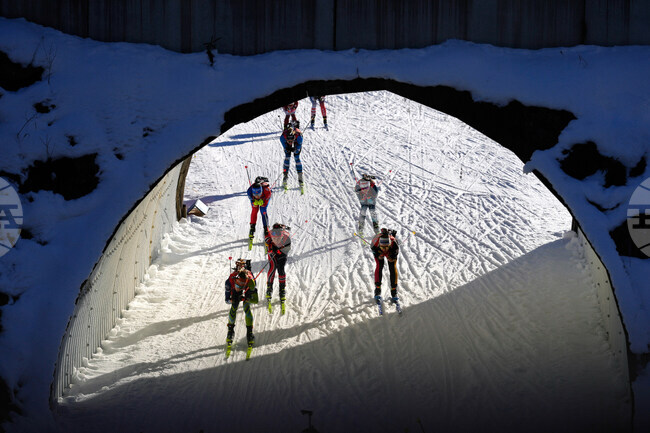 Щафетата на България при жените записа 14-о място в старта от Световната купа по биатлон в Хохфилцен, Швеция ликува с успеха