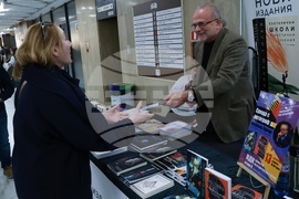 Софийски международен панаир на книгата - Владимир Левчев - среща и автограф