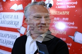 Софийски международен панаир на книгата - Захари Карабашлиев - среща с автограф