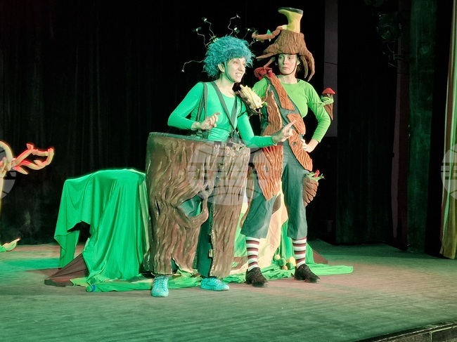 За втори път в Перник се състоя фестивалът „Ракла фест“, акцентът бе върху темата „Театър в кръга на социалния диалог“