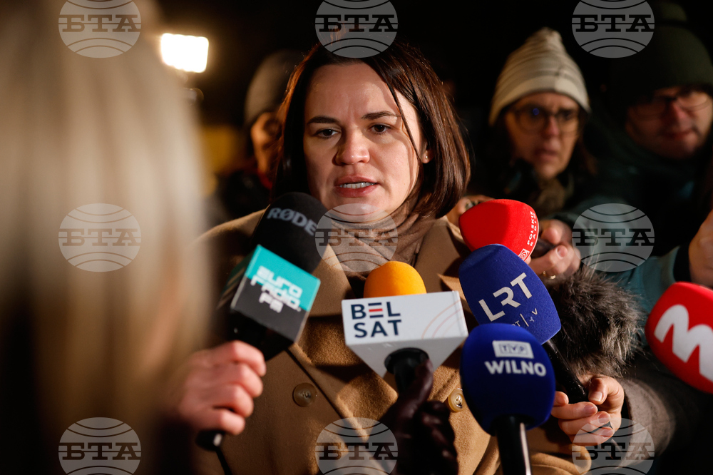 Повечето от освободените днес от Беларус затворници са били прехвърлени в Украйна, съобщи Киев