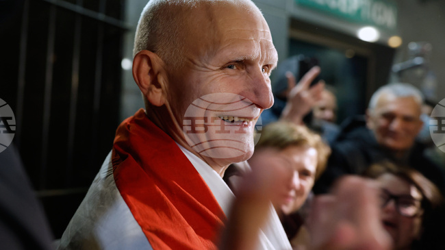 Беларуският дисидент Алес Беляцки заяви след освобождаването си, че продължава борбата