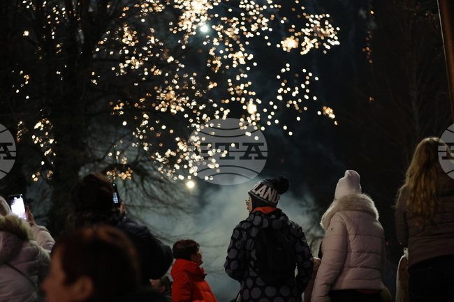 С празнична програма, местни ястия и пъстра заря Банско постави начало на зимния сезон