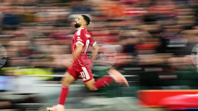 Джейми Карагър не очаква Мохамед Салах да играе за Ливърпул през следващия сезон, но иска нападателят да остане до лятото