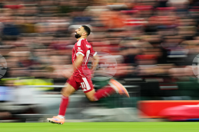 Джейми Карагър не очаква Мохамед Салах да играе за Ливърпул през следващия сезон, но иска нападателят да остане до лятото