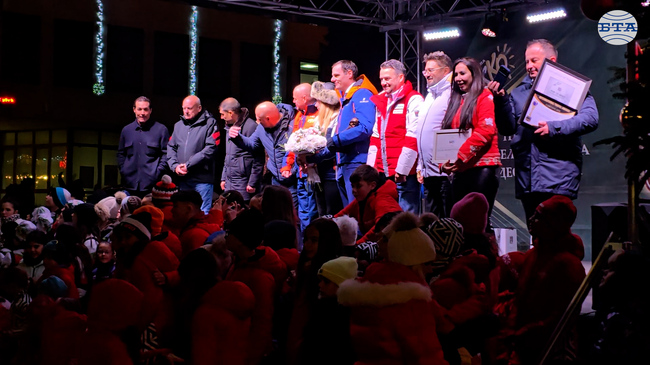 С празнична програма, местни ястия и пъстра заря Банско постави начало на зимния сезон