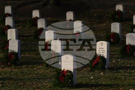 APTOPIX Wreaths Across America