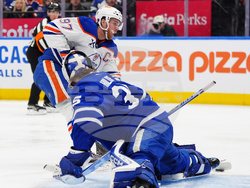 Oilers Maple Leafs Hockey