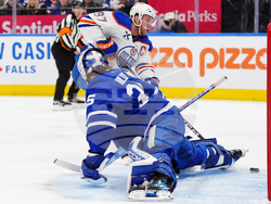 Oilers Maple Leafs Hockey