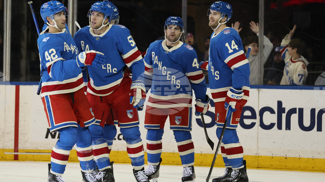 Ню Йорк Рейнджърс се наложи над Филаделфия след дузпи в двубой от Националната хокейна лига