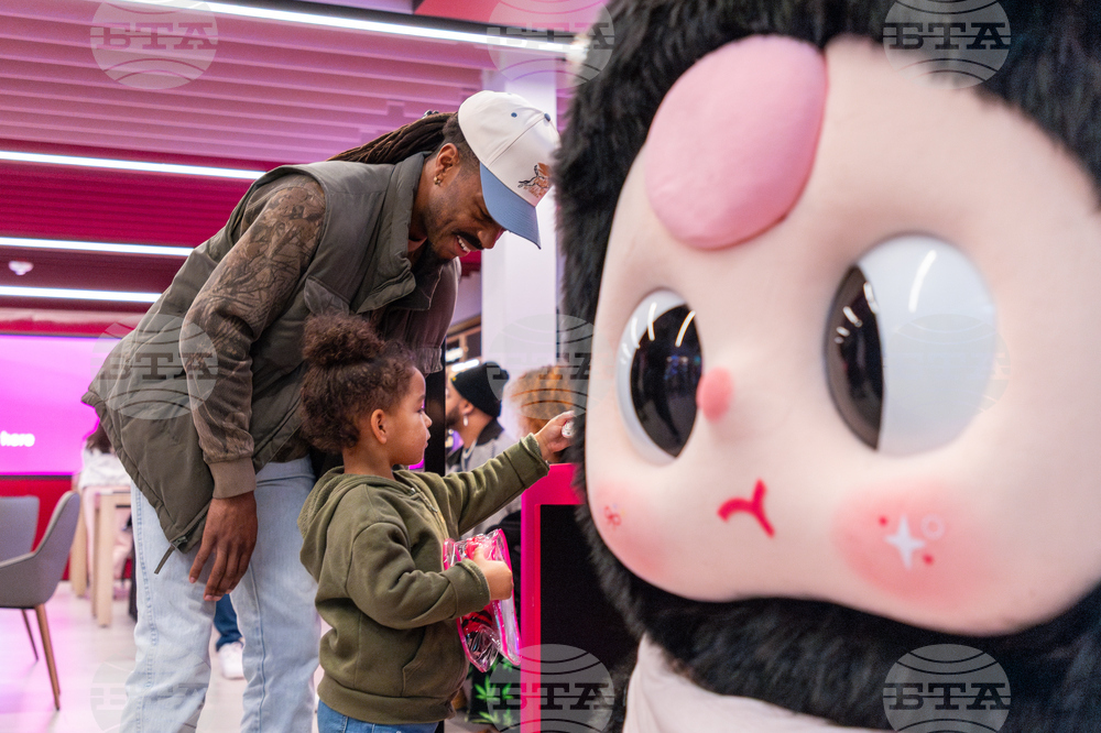 T-Mobile x Baby Three Store Event