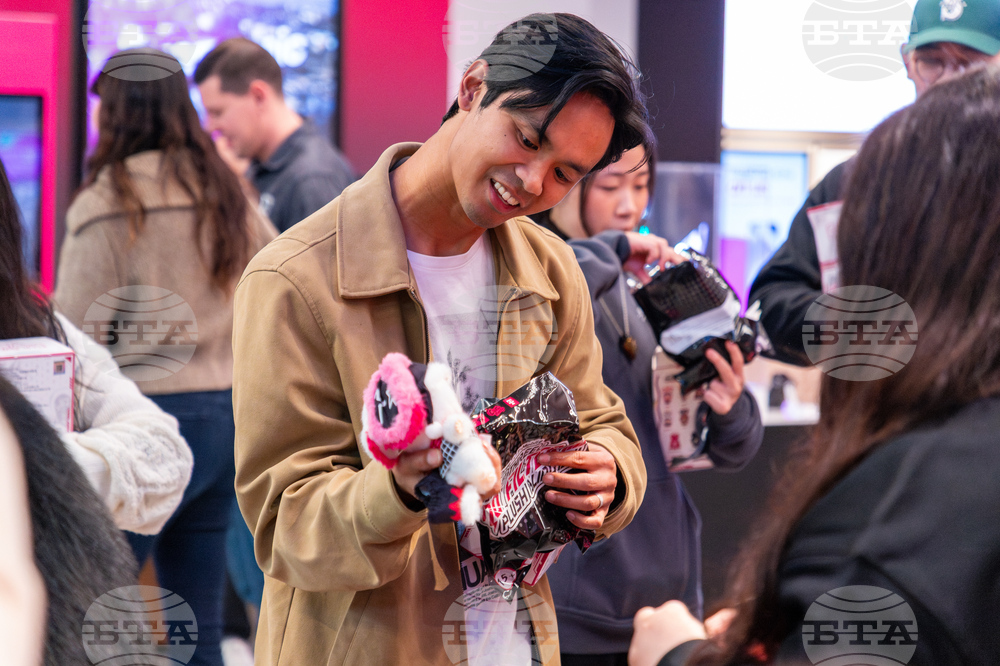 T-Mobile x Baby Three Store Event