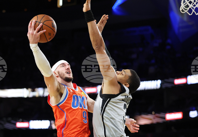 Ню Йорк Никс и Сан Антонио Спърс ще играят на финала за Купата на НБА