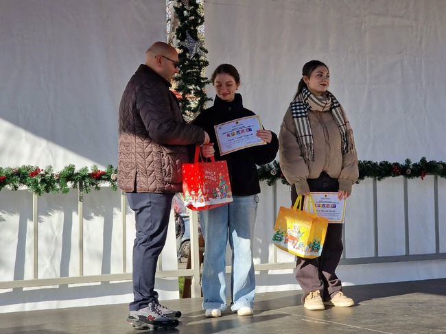 Община Разград: Кметът Добрин Добрев връчи награди на отличилите се участници в конкурса за украса „Коледна приказка в Разград 