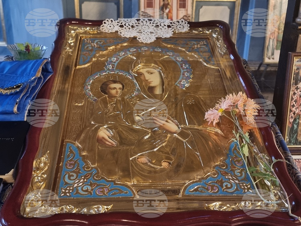 Плевен - храм „Света Параскева“ - неделно богослужение