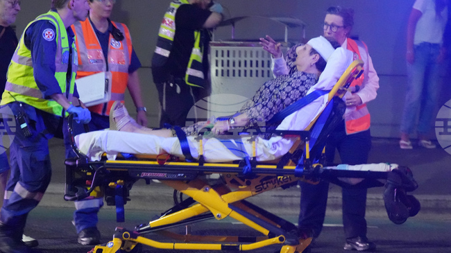 Броят на убитите при нападението в Сидни достигна 16 души, съобщиха властите