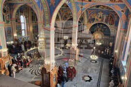 Шумен - църква „Св. Три Светители“ - неделна служба