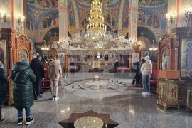 Шумен - църква „Св. Три Светители“ - неделна служба