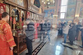 Шумен - църква „Св. Три Светители“ - неделна служба