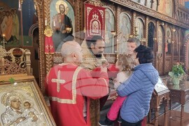 Шумен - църква „Св. Три Светители“ - неделна служба